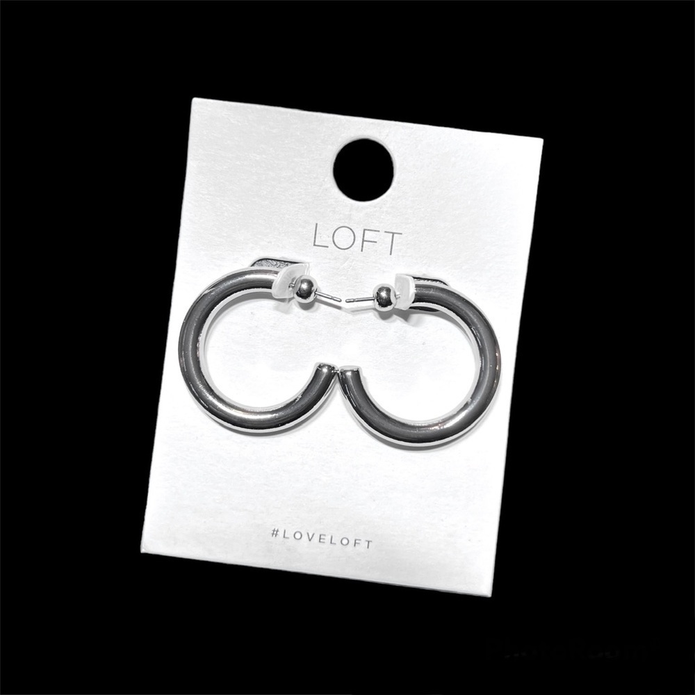 🎁 LOFT Post-back Silver Hoop Earrings NWT